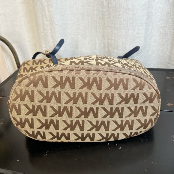 MICHAEL KORS Jet Set Jacquard Signature Tote Navy leather strap - Picture 3 of 9